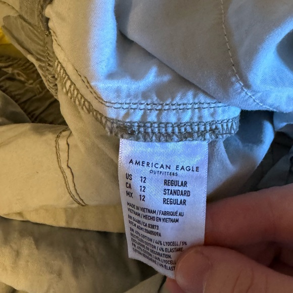 American Eagle Camo Cargo Pants - Picture 4 of 4